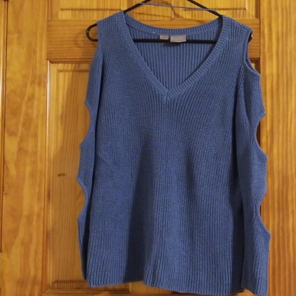 Vero Moda Sweaters - Vero Moda V-neck Cold Shoulder Sweater